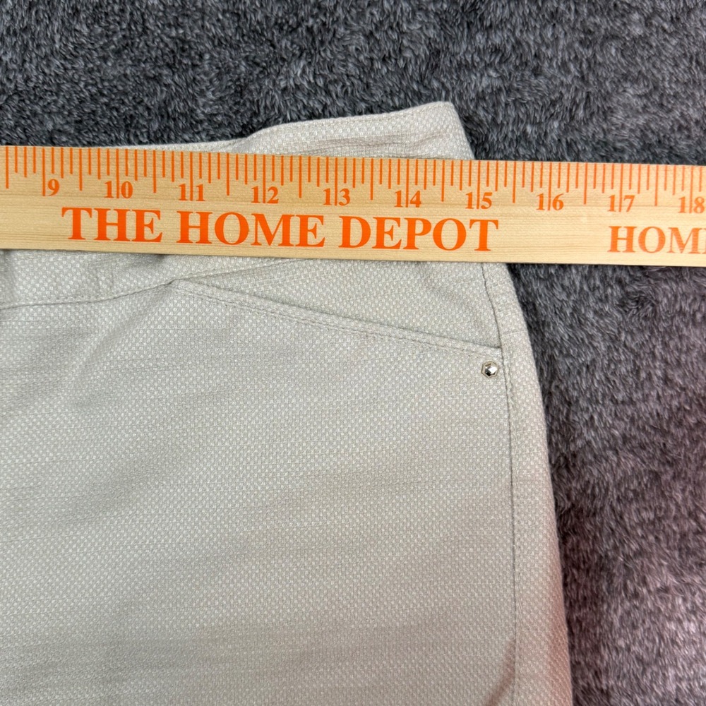White‎ House Black Market Shorts Womens 2 Cream Textured Cuffed Low Rise Neutral - Picture 10 of 13